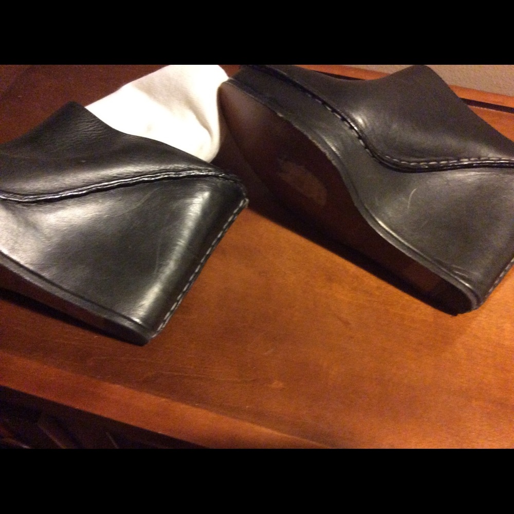 Shoes - Picture 5 of 6